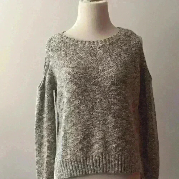 Hollister Cold Shoulder Sweater Size Small - Picture 3 of 9